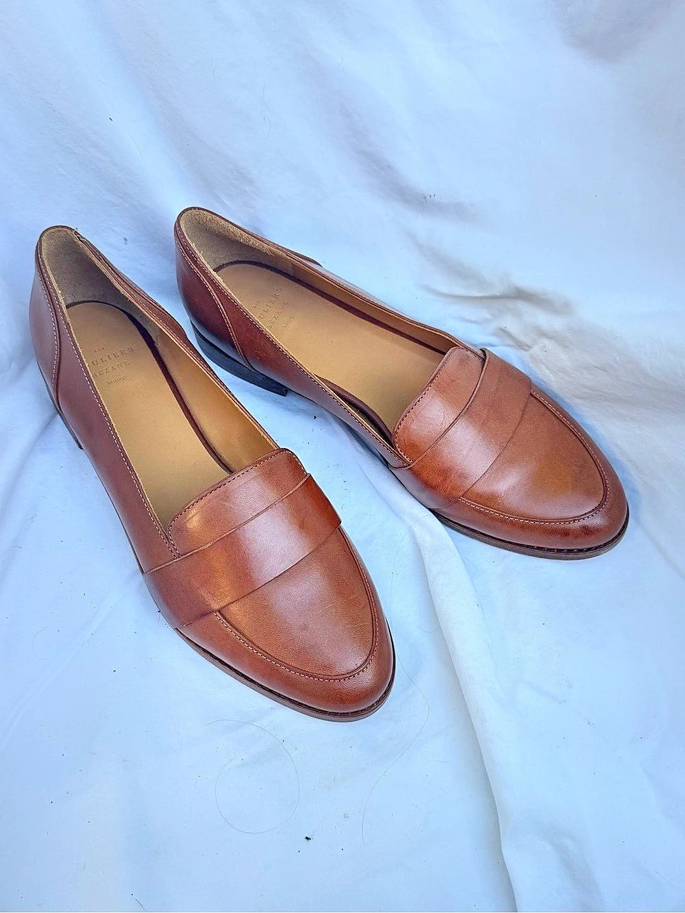 Sezane brand new wo
Box  Brown Leather Loafers